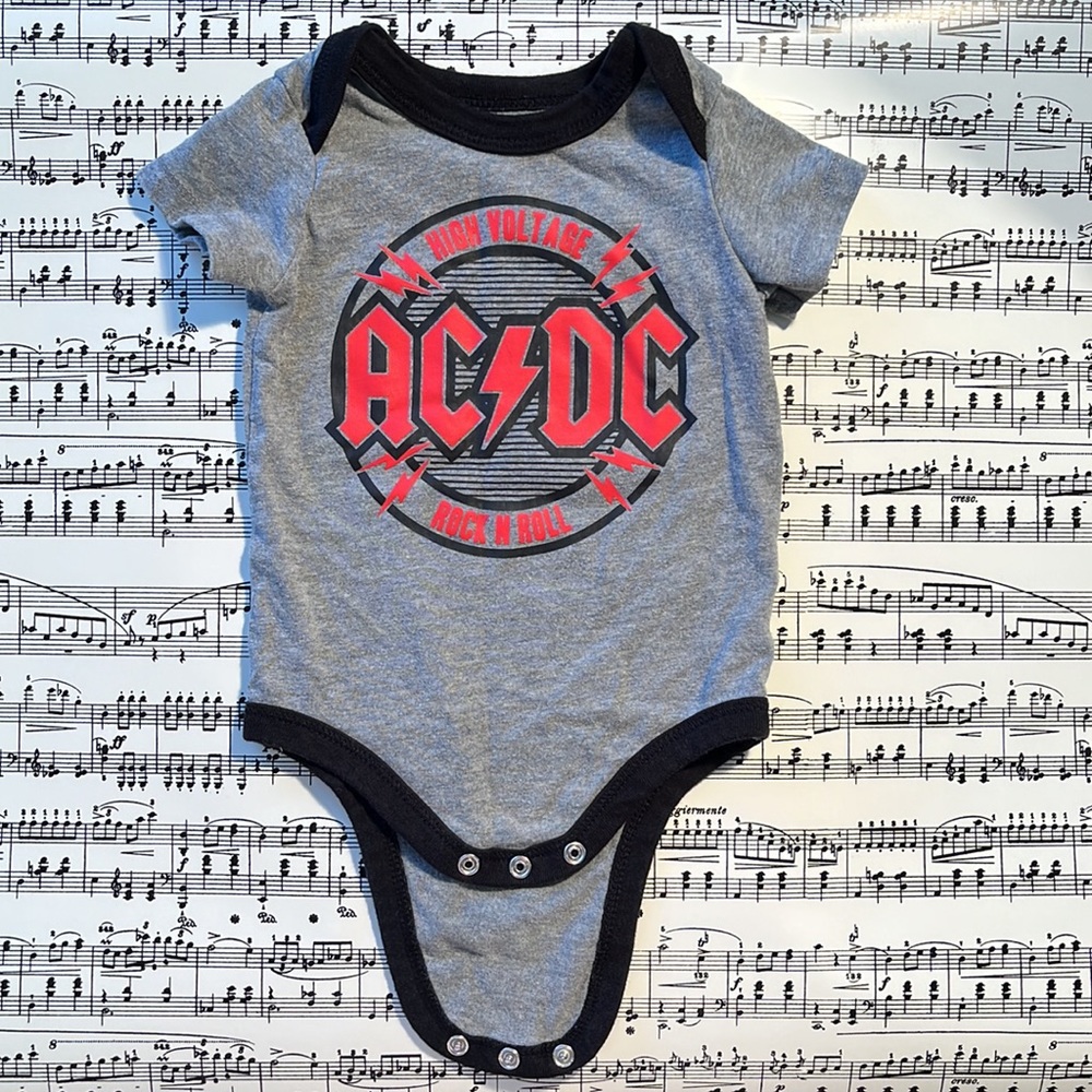Infant Baby Onesie, 3-6 Months, Gray, Baby Clothing, Like New - Picture 3 of 5